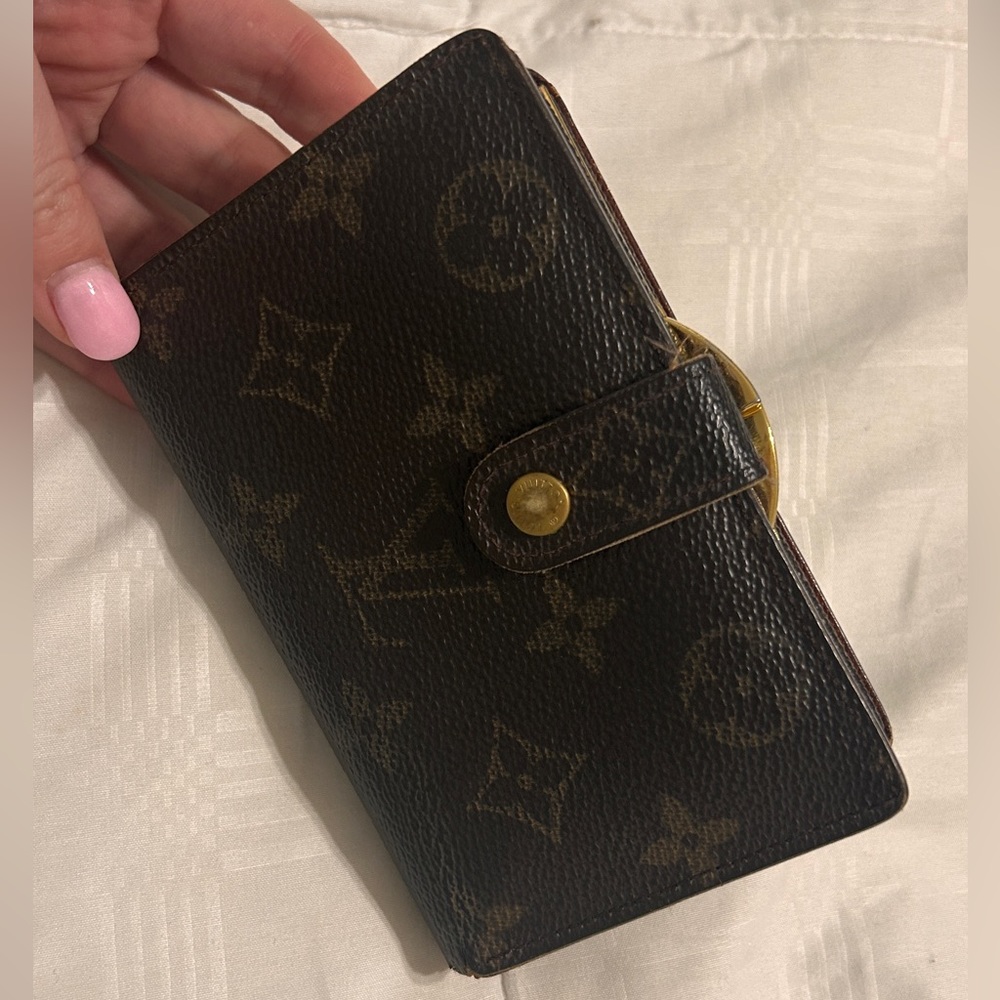 Louis Vuitton Kisslock Wallet